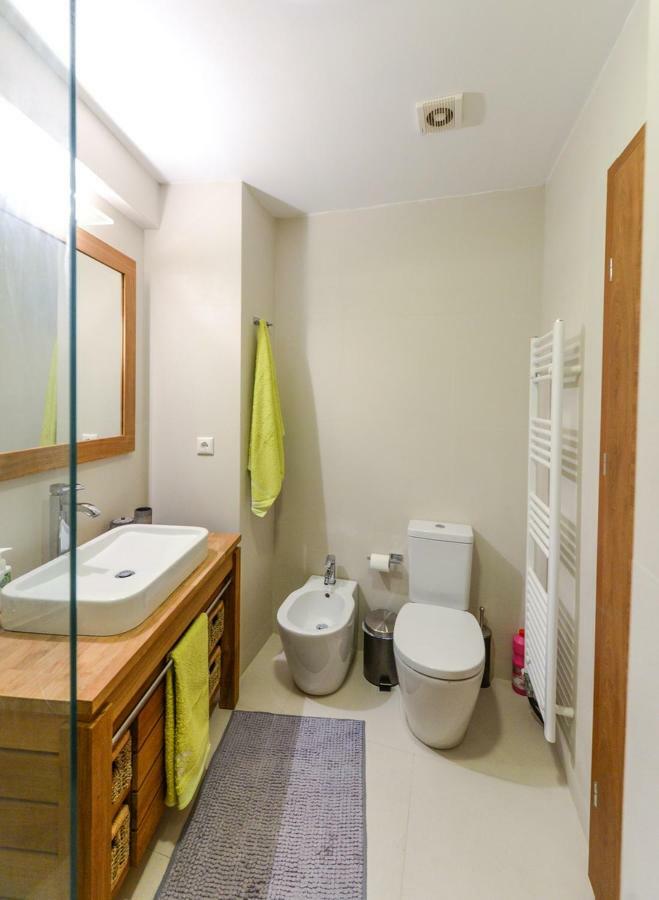 Spacious Fully Equipped 3bd 2bath In The Heart Of With Balconies Ac And Fast Wifi #2 Appartement Héraklion