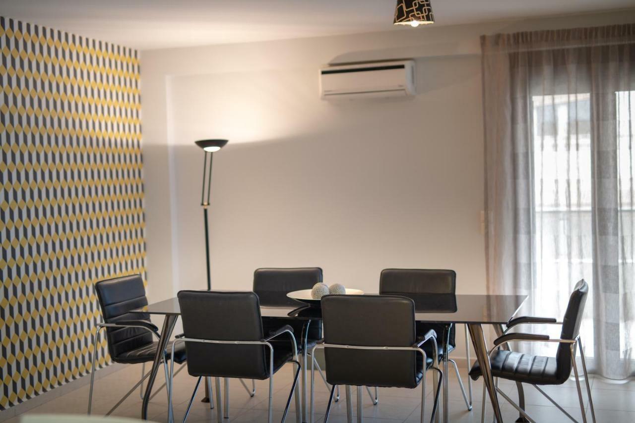 Spacious Fully Equipped 3bd 2bath In The Heart Of With Balconies Ac And Fast Wifi #2 Héraklion